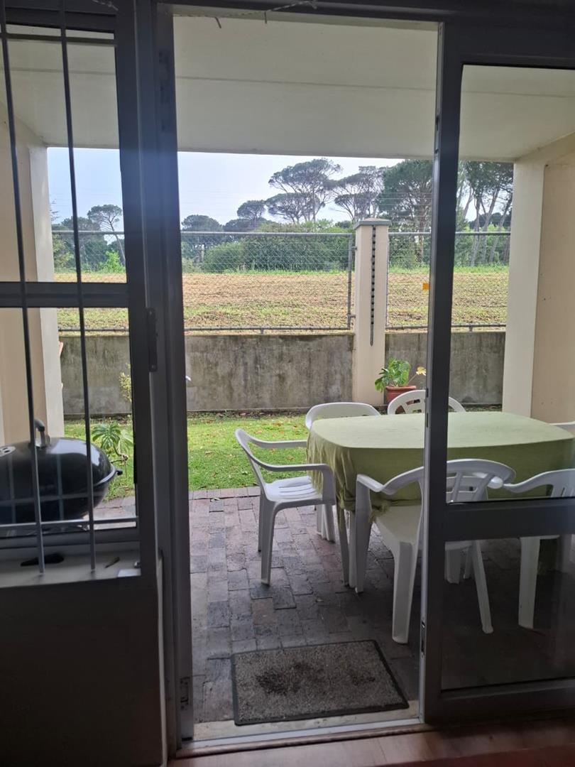 3 Bedroom Property for Sale in Onder Papegaaiberg Western Cape